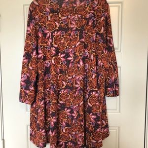 L LuLaRoe floral Lindsay (cardigan)